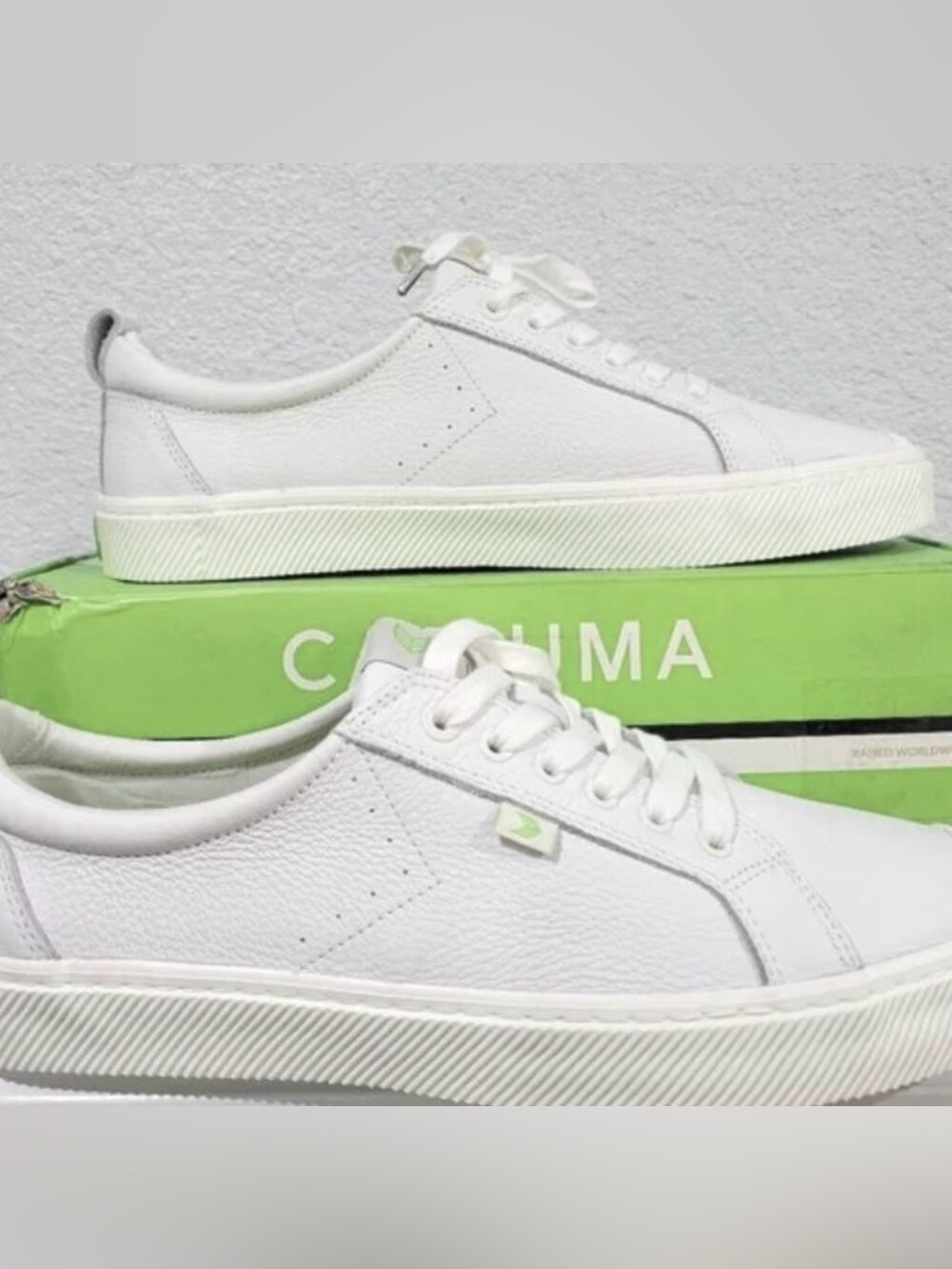 Cariuma Men’s White Low-Top Leather Sneakers size 13